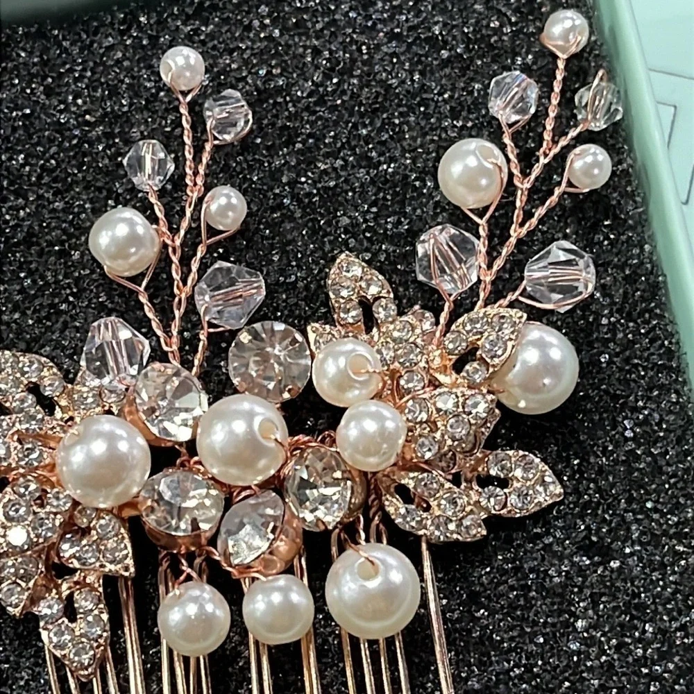Brand New Crystal Rhinestone Pearl Floral Hair Comb Headpiece Wedding Accessory